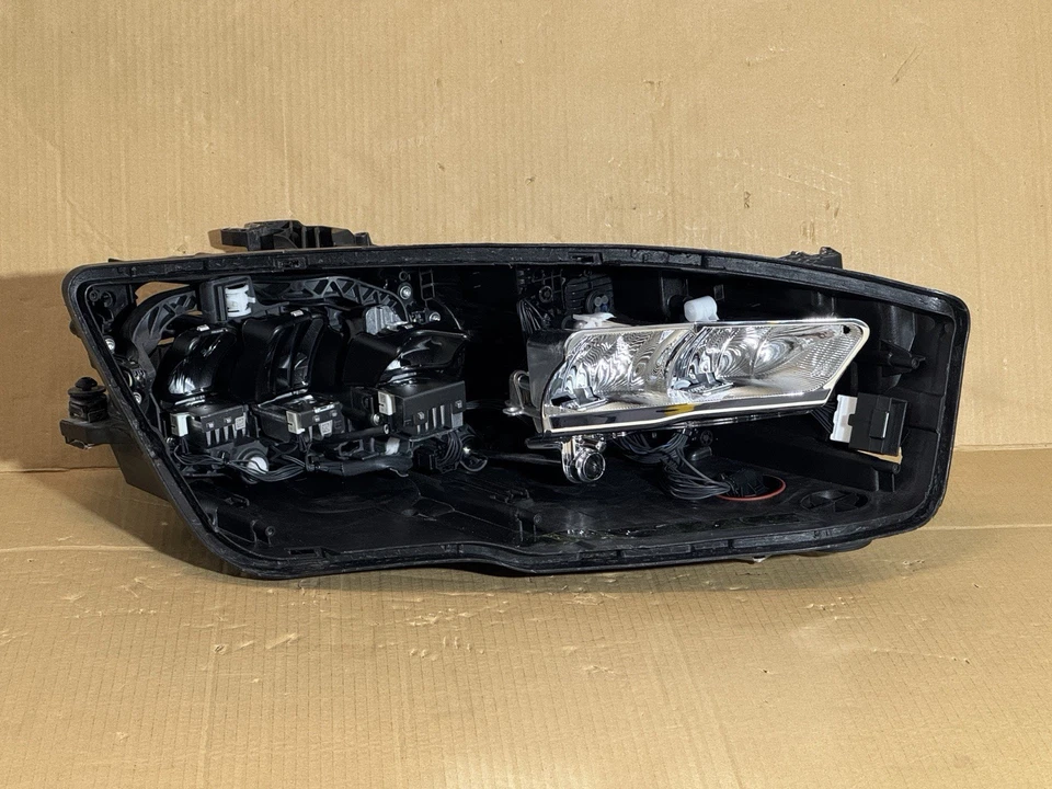 Servicio de reparación y restauración de faros para Audi A7 2014-2018 matriz LED completa Foto 3 de 4