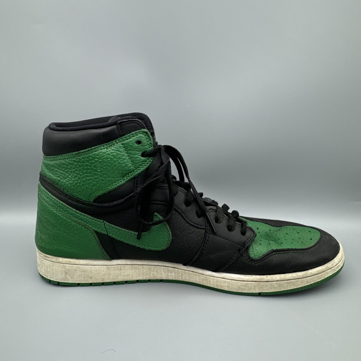 Size 14 - Jordan 1 Retro OG High Pine Green 2.0 - 555088-030 Size 14 - Jordan 1 Retro OG High Pine Green 2.0 - 555088-030