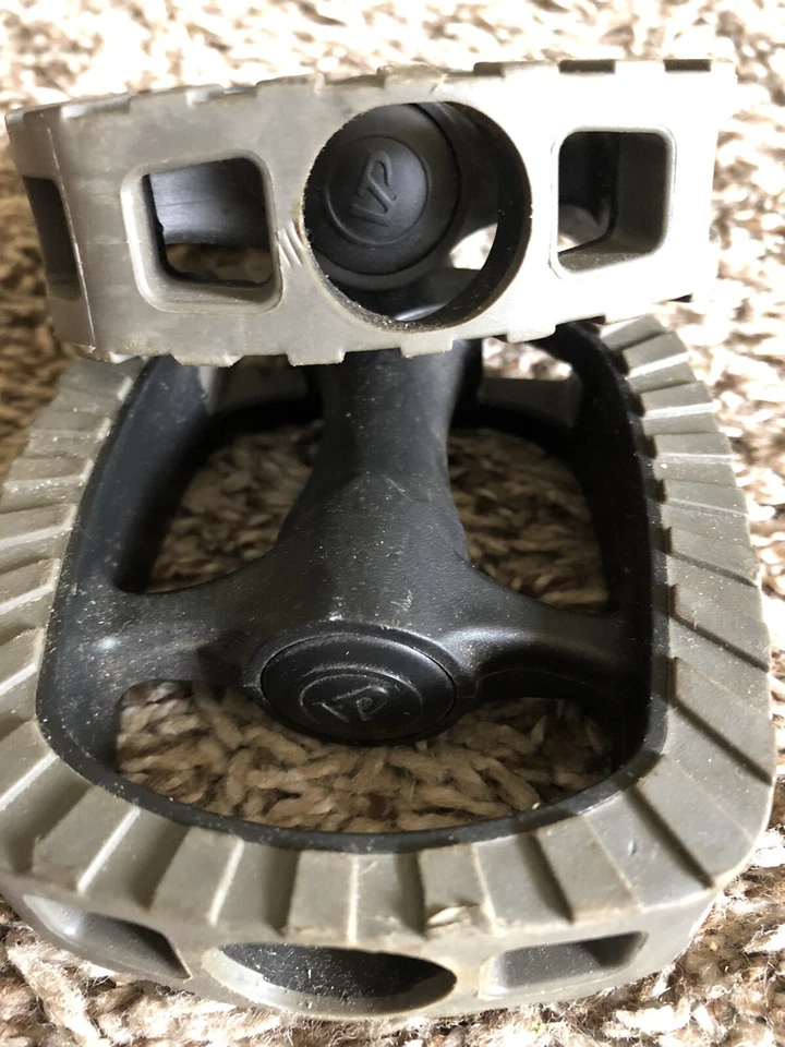 VP Plastic Bike Pedals Used Black & Gray - Image 3 of 3