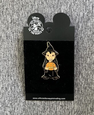 🎃 DISNEY HALLOWEEN 2003 ~ LILO as Witch Holding 🎃 PUMPKIN PIN