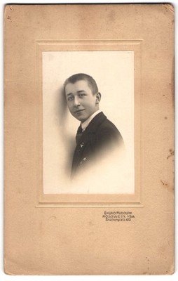 Photograph Bruno Rudolph, Rosswein i. Sa., Brückenplatz 410, Young Man in Qty 