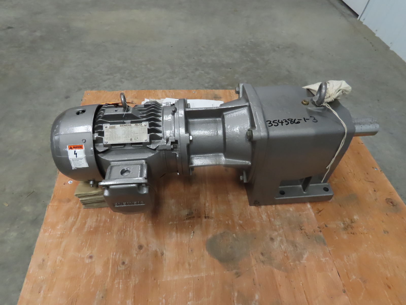 SK52 VL 180TC2184 TC Nord Helical Inline GearBox GearMotor 575V 5Hp 38