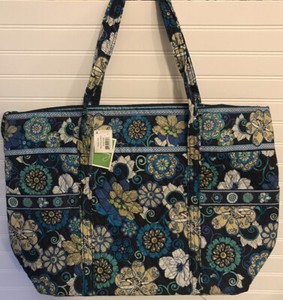 red chain shoulder bag