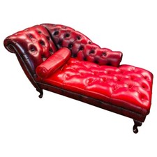 Q` Beau Canapé Chesterfield Vintage Original En Cuir Rouge
