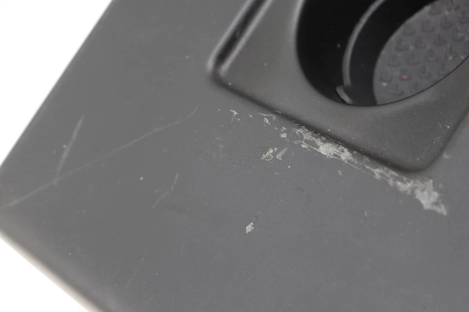 VW TIGUAN LIMITED 2017-2018 - Asiento trasero contenedor de almacenamiento/taza portavasos 5M0885977E Foto 2 de 4