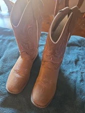Boot Barn Girls Youth Size 4