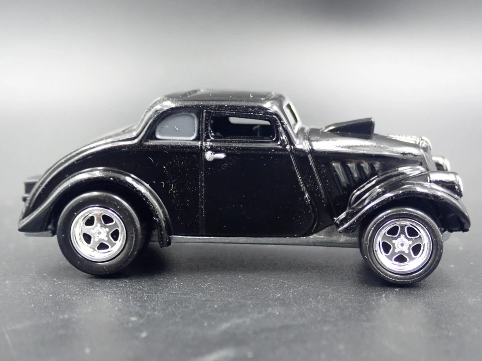 1933 33 WILLYS GASSER NERO Modello In Scala 1:64 Collezionabile Diorama Diecast - Immagine 3 di 4