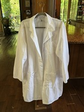 Fashion Seal Healthcare Superior Uniform White Lab Coat 3495. Size Large.