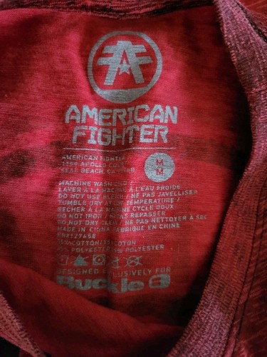 American Fighter Red Mens T-shirt Size Medium Buckle Double Sided EUC - Picture 10 of 10