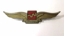 Vintage Western Airlines Jr Pilot Kids Flying Wings Plastic Pin Souvenir Stoffel