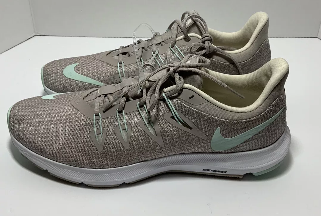 Nike women's clearance quest running shoes