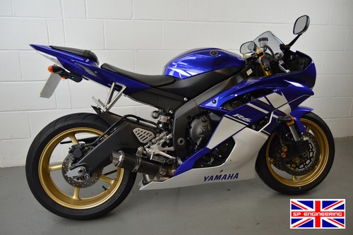 YZF R6 Exhaust SP Engineering Carbon Fibre Stubby Moto GP Low Slung 2006-2016 - Picture 6 of 10