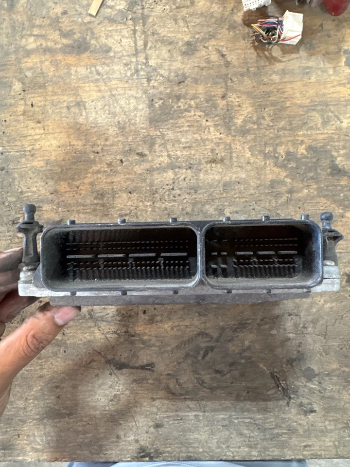 MERCEDES BENZ E550 W207 ENGINE CONTROL MODULE ECU A2789001300 OEM - Image 2 of 3