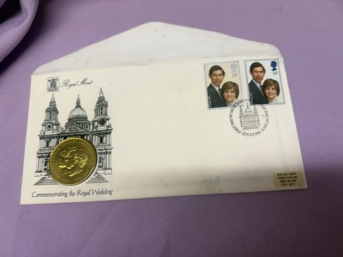 1981 Prince Wales and Lady Diana Spencer Royal Wedding Coin!