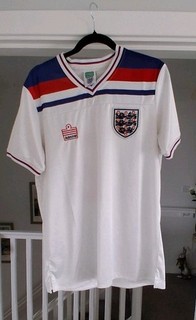 England Official Retro 1982 home shirt Size Large Viv Anderson Edition