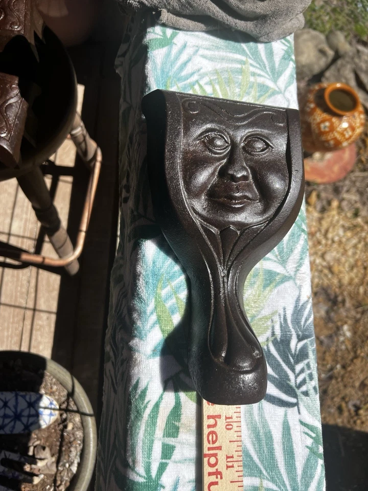 Pies de estufa o bañera, hierro fundido, caras divertidas. Juego de 4 Foto 3 de 4