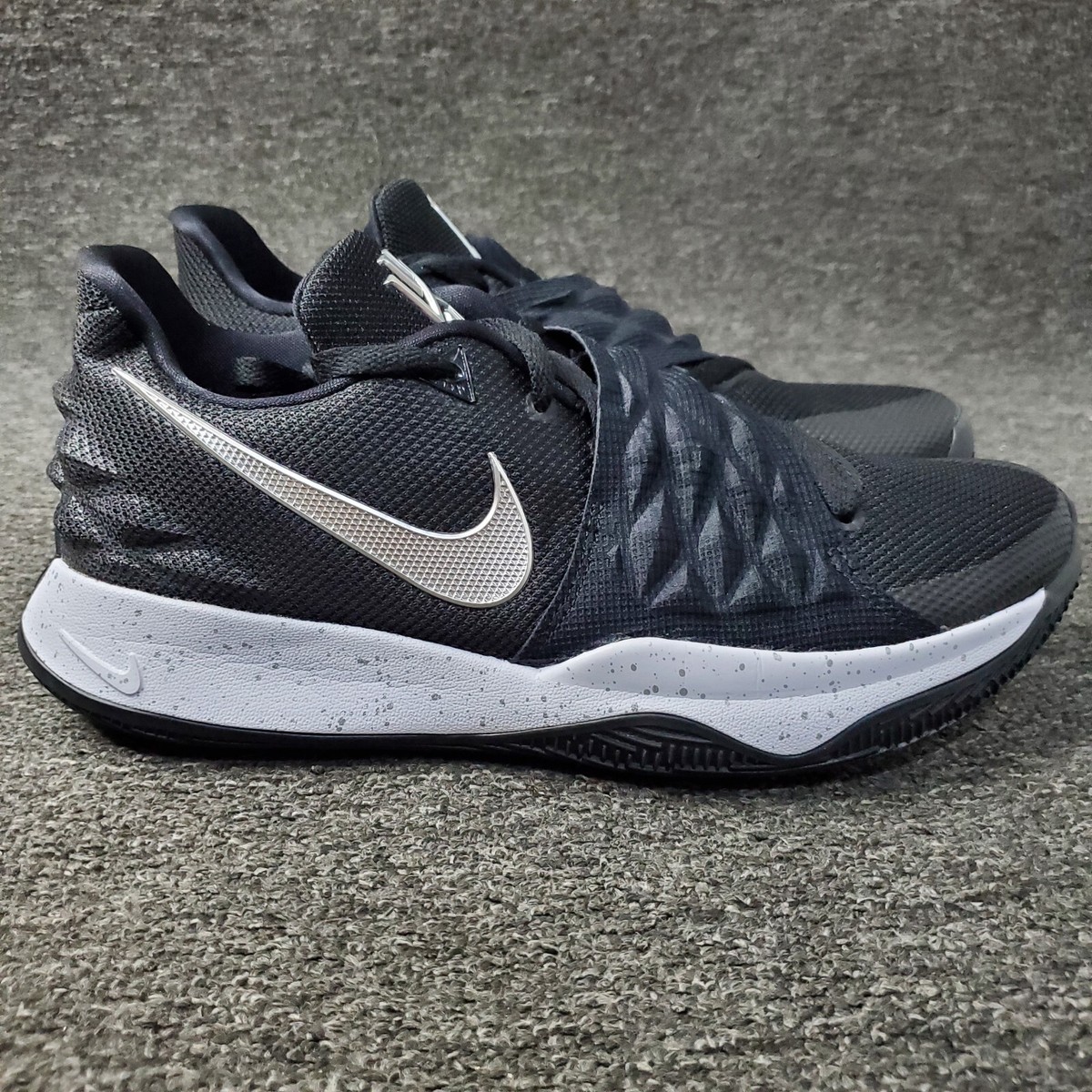 Nike Shoes Mens Sz 11.5 Kyrie Low 1 Black Metallic Silver Nike Shoes Mens Sz 11.5 Kyrie Low 1 Black Metallic Silver