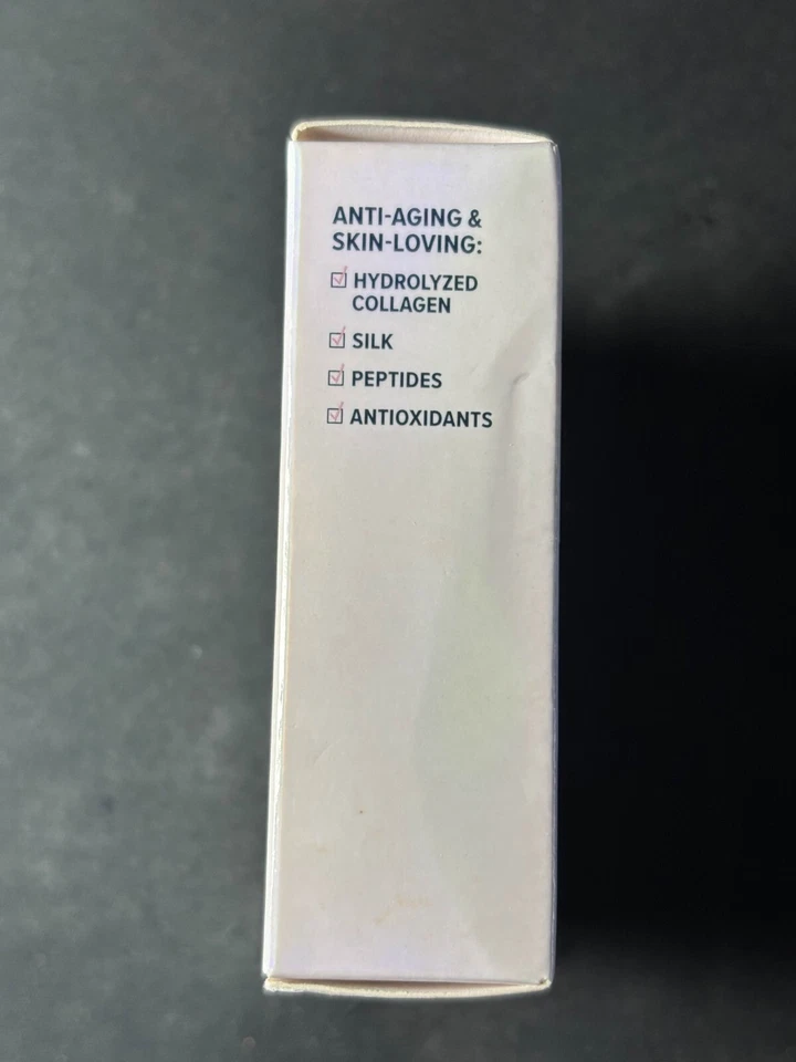 IT Cosmetics Celebration Foundation Illumination - Hydrating Powder - Deep - Image 3 of 4