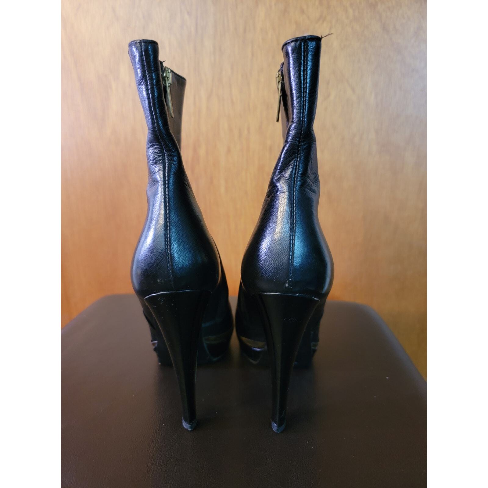 Stivali con tacco a punta Yves Saint Laurent Taglia: 35 5 Taglia USA: 5