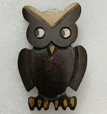Woody Wood Owl Pin Brooch Eurasian Eagle Owl or Wise Owl Vintage Folk Art
