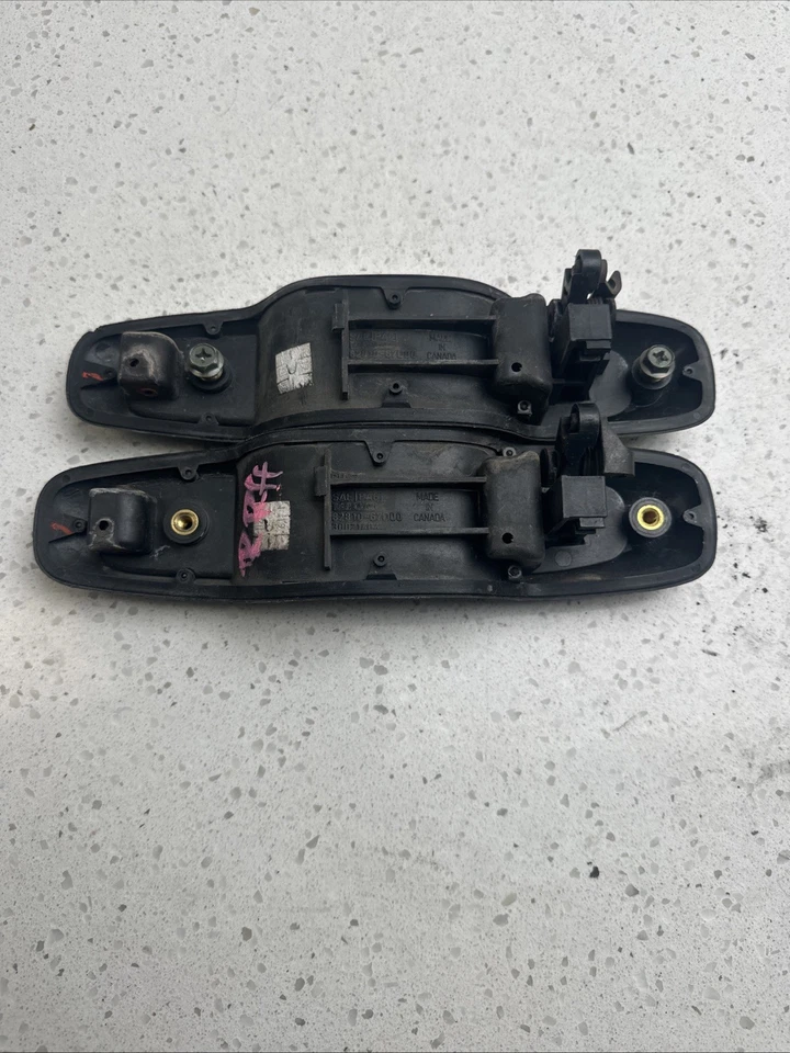 1999-2004 Chevrolet Tracker Exterior Door Handle OEM 2X Right Side Foto 3 de 4
