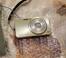 Sony Cyber-shot DSC-W570 Digital Camera 16.1 MP 5x Optical Zoom CCD Sensor