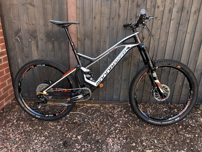 Mondraker Dune R Carbon MTB Large – RockShox Pike – DT Swiss – Hope Tech 3