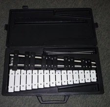 CB Percussion 25-Note Chromatic Bell set with Hard Case #6854 w/Double Mallets