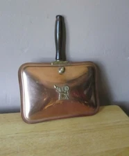 Vintage Wood Handled Silent Butler/Crumb Catcher w/Spinning Wheel Design