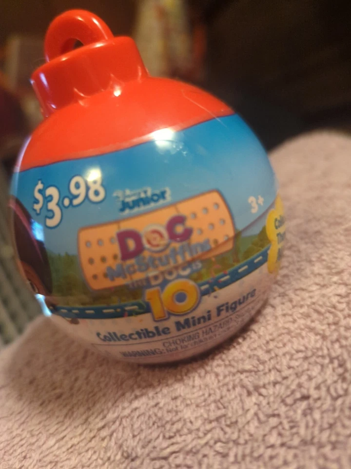 Mini Figura Cápsula Coleccionable Ornamento Doc McStuffins Disney Junior Foto 2 de 3