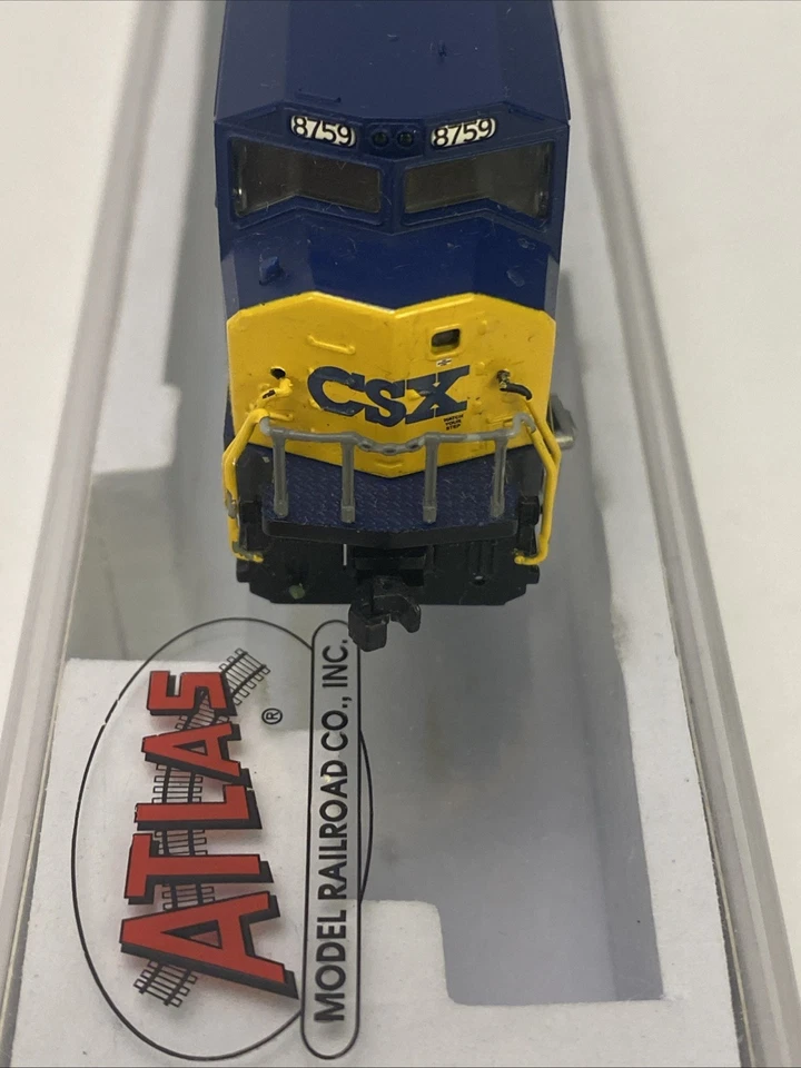 Atlas N Scale SD-60 Diesel Locomotive CSX #8759 DCC - Image 3 of 4