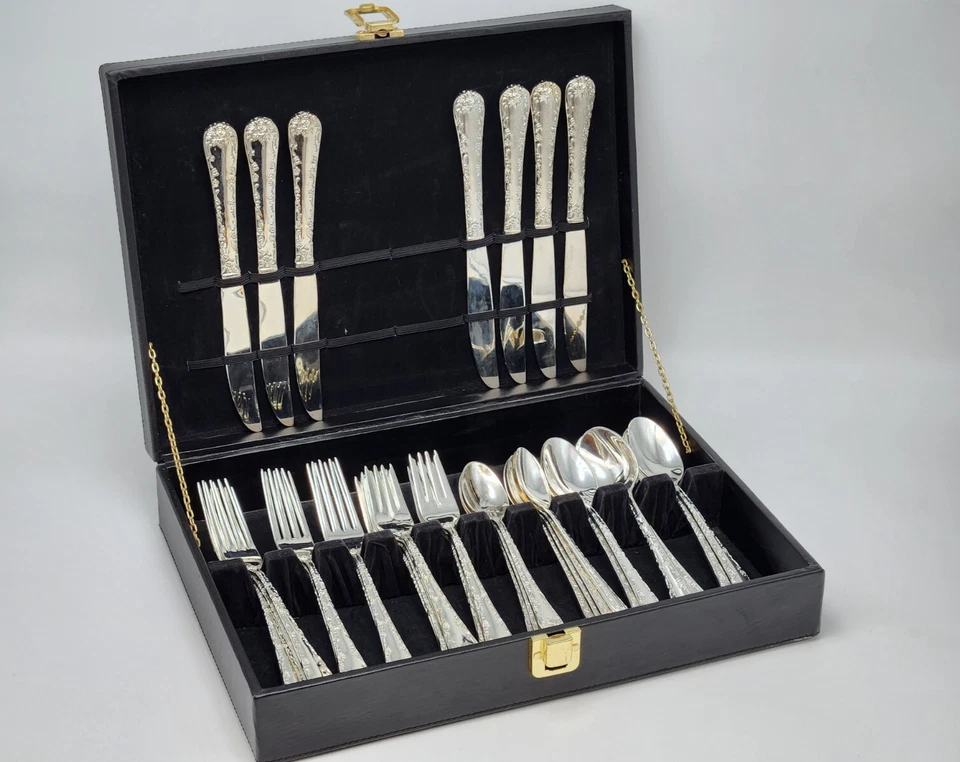 Cubiertos plateados WM Rogers & Sons ENCHANTED ROSE 34 piezas con estuche Foto 2 de 4