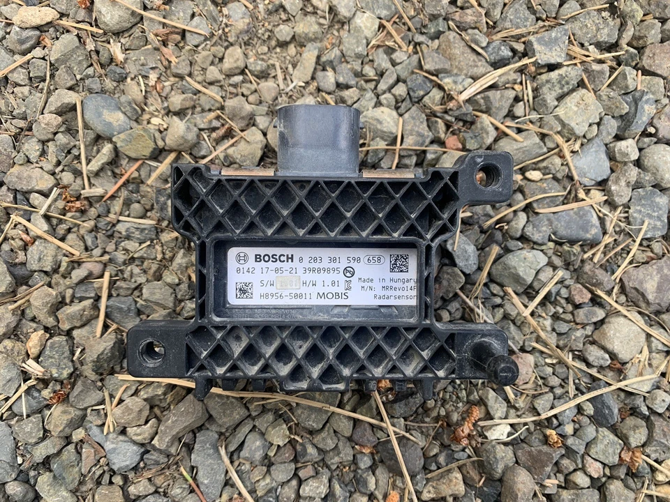 KIA RIO/STONIC CRUISE CONTROL DISTANCE RADAR SENSOR OEM: H8956-50011 - Image 2 of 2