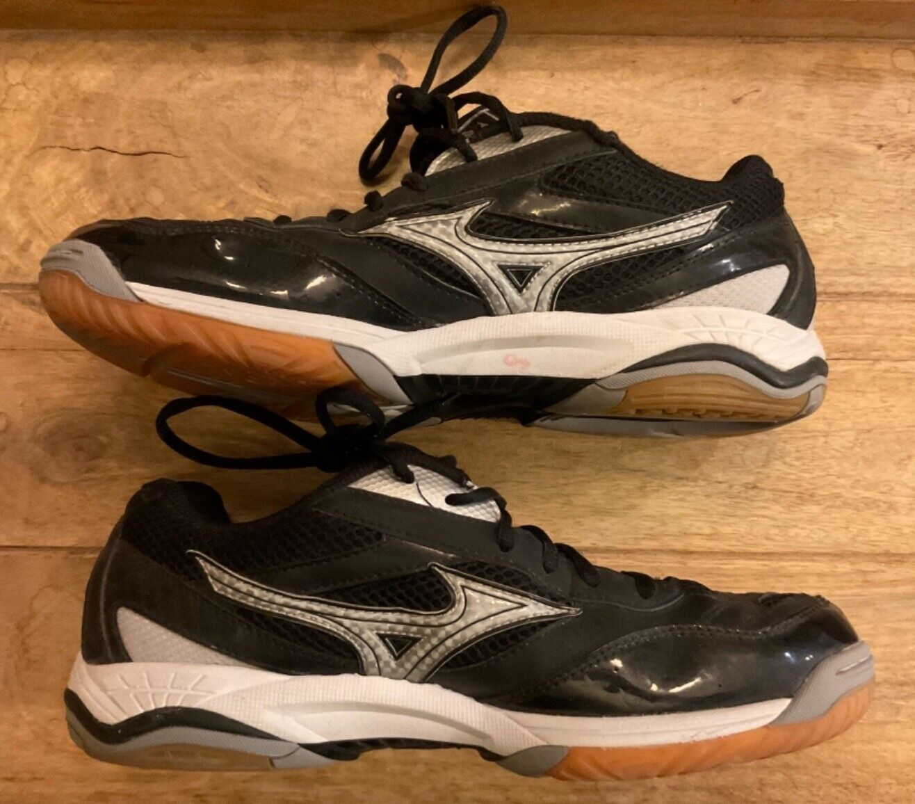 MIZUNO VOLLEYBALL COURT SHOES ( WOMEN’S 10 ) WAVE RAL… Gem
