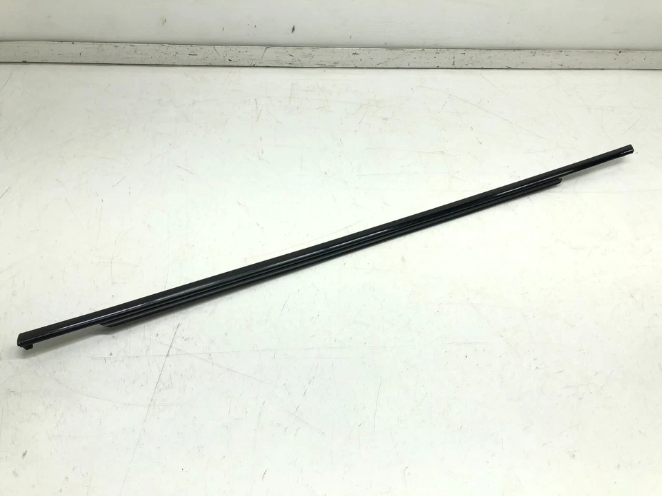 2019-2023 VOLVO S60 V60 MOTORISTA ESQUERDO PORTA DA FRENTE MOLDURA DE CINTO DE JANELA FABRICANTE DE EQUIPAMENTO ORIGINAL - Imagem 2 de 4