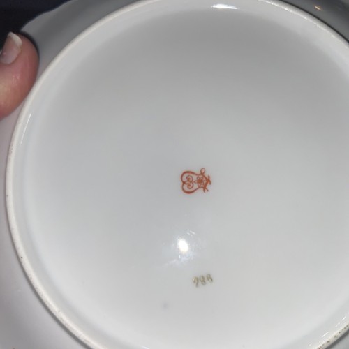 Two Vintage Decorative Porcelain Plates 22 cms Diameter - Picture 7 of 20