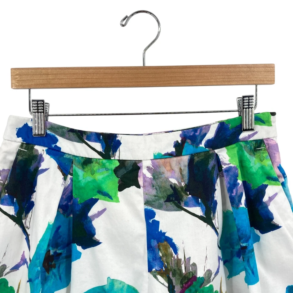 Pantalones Cortos Básicos Zara Para Mujer Medianos Blancos Florales Plisados Cintura Alta Cremallera Lateral Foto 3 de 4