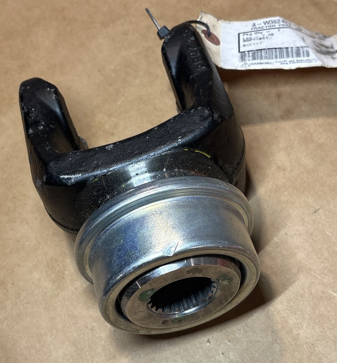 Tractor Yoke, Splined 1 3/8" - 21 Spline w/ AS Lock A-W362421 photo 3