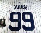 Aaron Judge / Autographed New York Yankees Pro-Style Baseball Jersey / Beckett