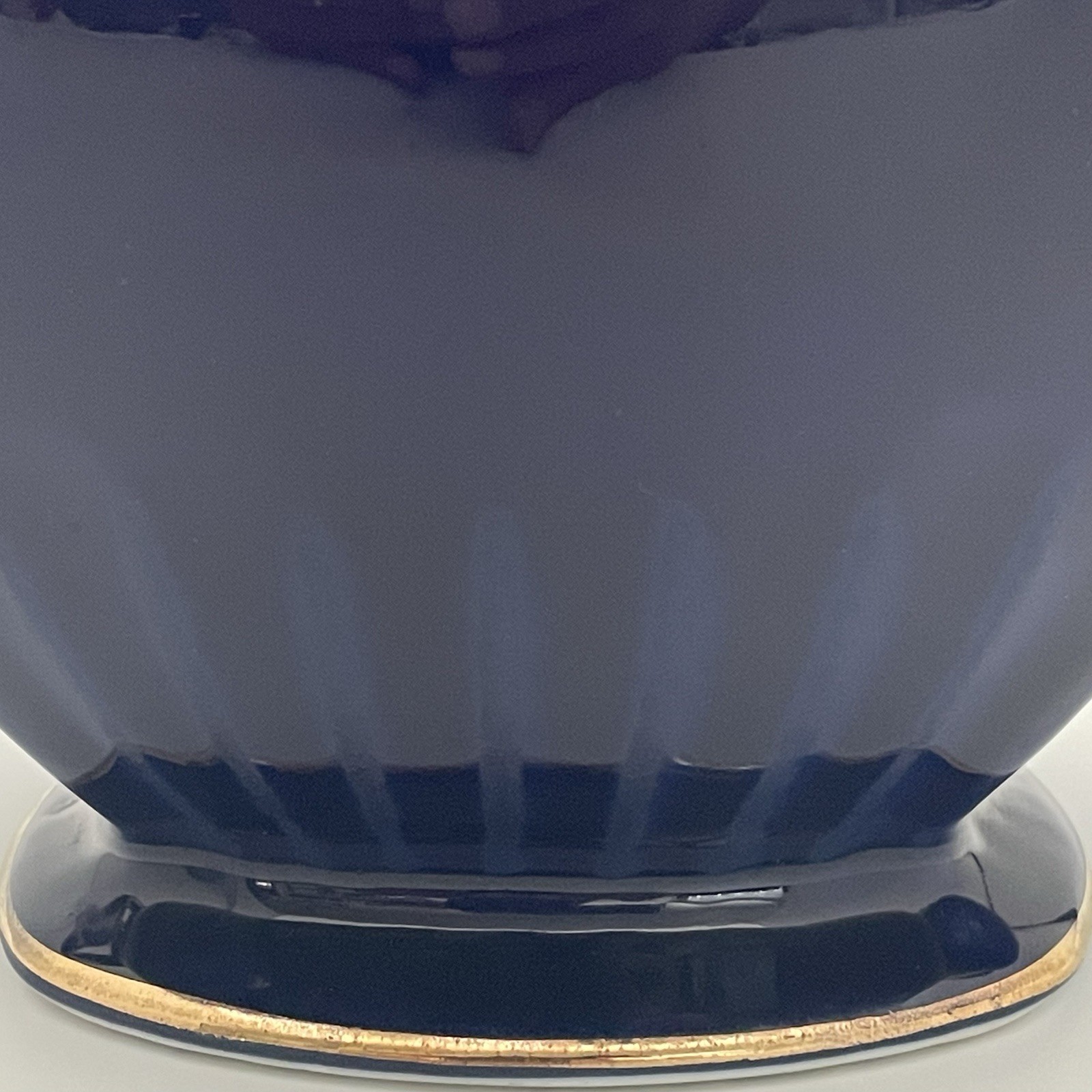 Hall China Company Art Deco 0103 Hollywood Shape Teapot c1927-1960s USA 5 cup