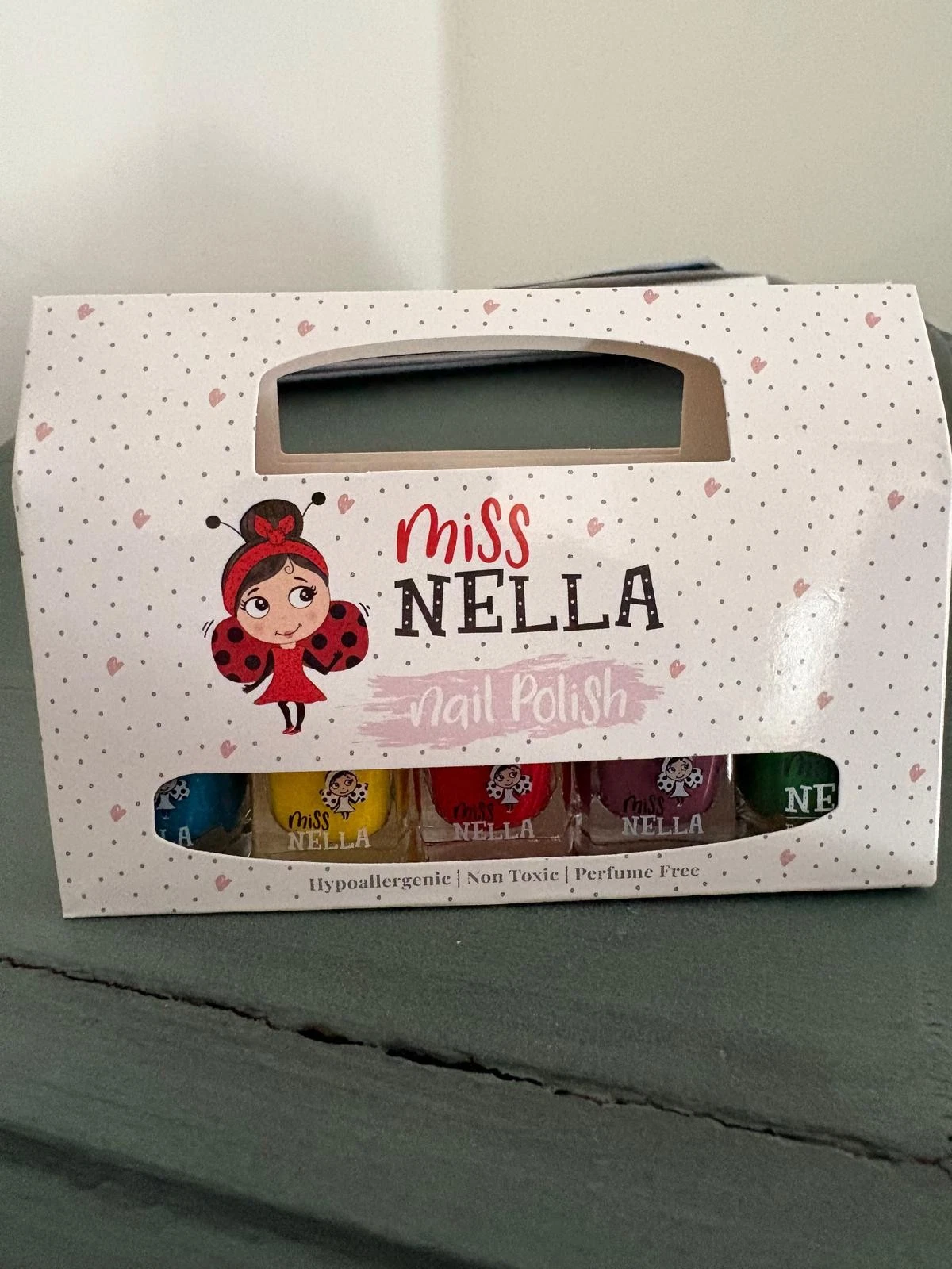 Miss Nella Set Peel Off Nagellak - 5x4ml
Opens in a new window or tab