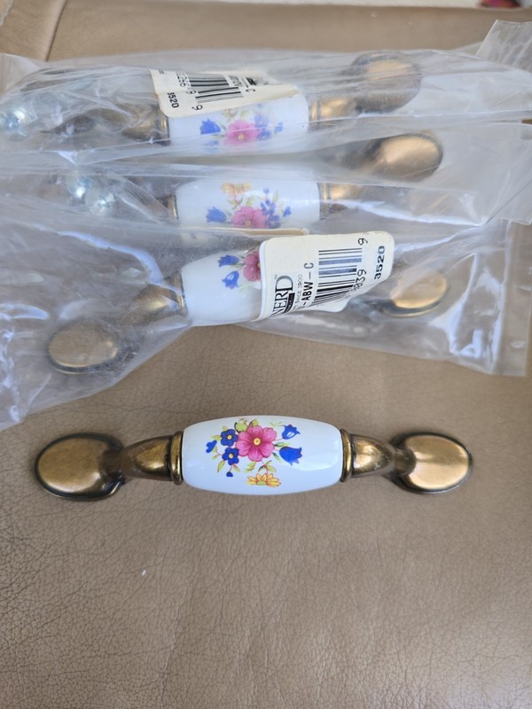 White Floral Porcelain Porcelein Drawer Handles  Count 6 Brass New With Hardware