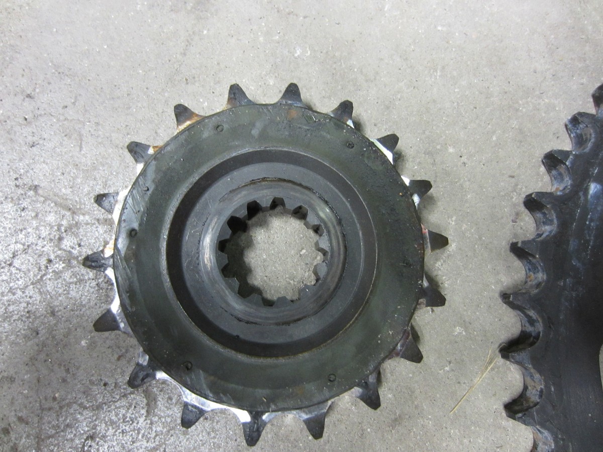 2000-2001 Kawasaki Ninja ZX12R zx12 Rear Sprocket 46 Front 2000-2001 Kawasaki Ninja ZX12R zx12 Rear Sprocket 46 Front