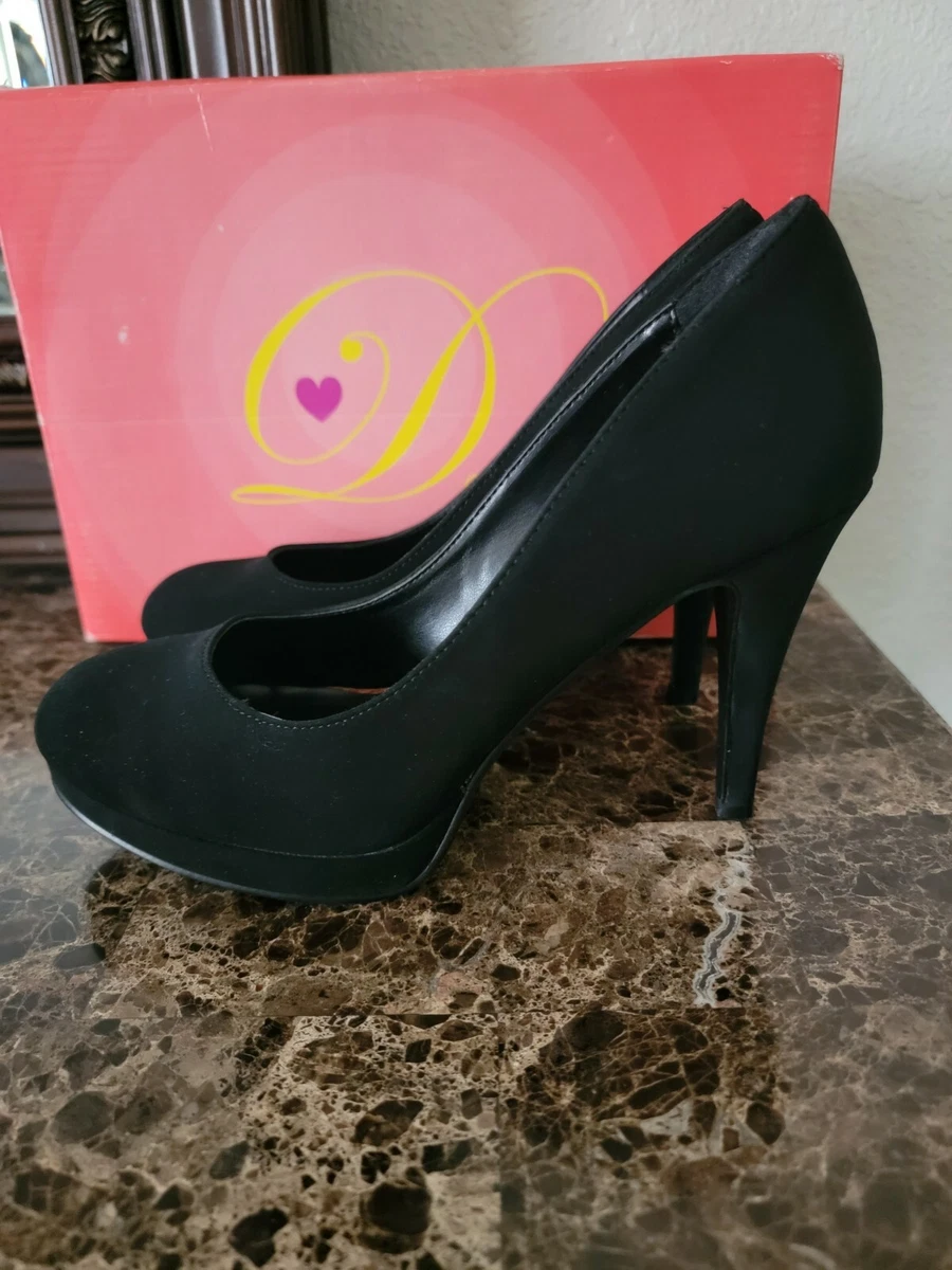 Black suede top round toe heels