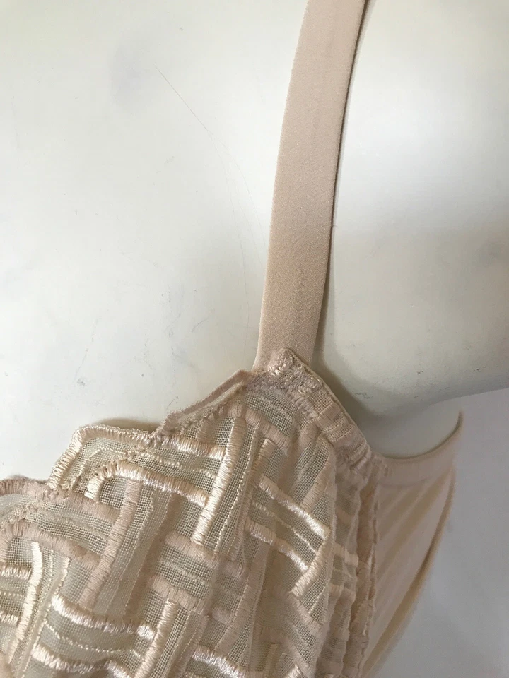 Sujetador Lou Paris desnudo de moda para mujer Foto 4 de 4