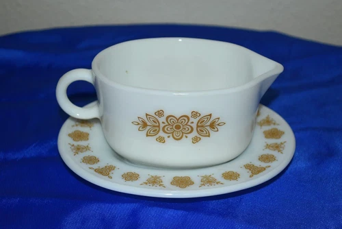 Vintage Corning Pyrex Corelle Gold Butterfly 77-B gravy boat 77-U underplate EUC