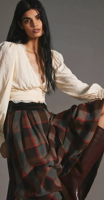 Anthropologie  Size Med ASTR THE LABEL Ivory Zanna Top- Hook and Eye Sold out