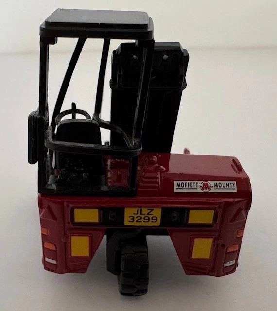 1:50 Moffett Kooi M5 Fork Lift and Truck Mount  By Corgi CC14009 - Image 3 of 4