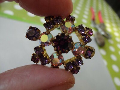 Broche Bijou Rétro Vintage - Cristaux Et Strass Facette Mauve Sur Fond Or - Réf. 4882 - Occasion