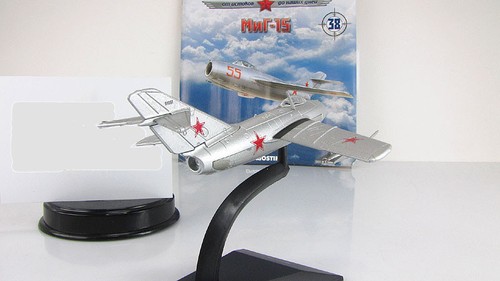 MiG-15 1:93 Deagostini Soviet air force model diecast model # 38 Russian planes - Picture 5 of 7